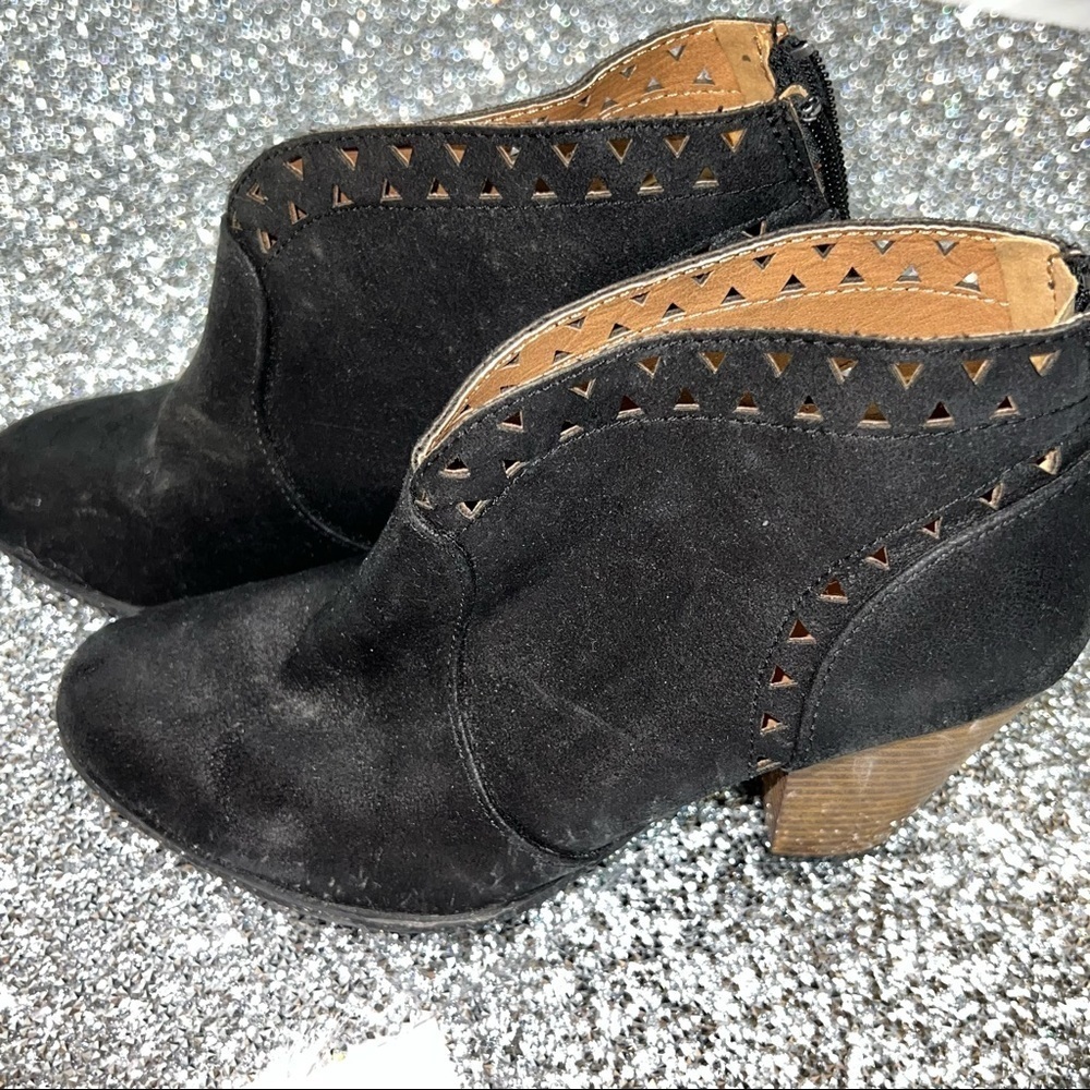 QUPID black ankle booties size 7 - Picture 3 of 9